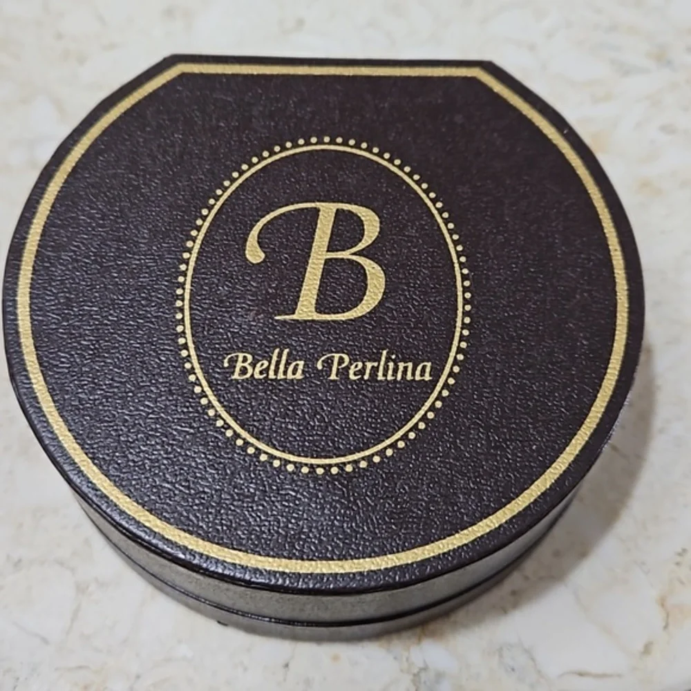 NWT BELLA PERLINA BROWN GOLD WHITE PEARL SILVER‎ CHARM BRACELET